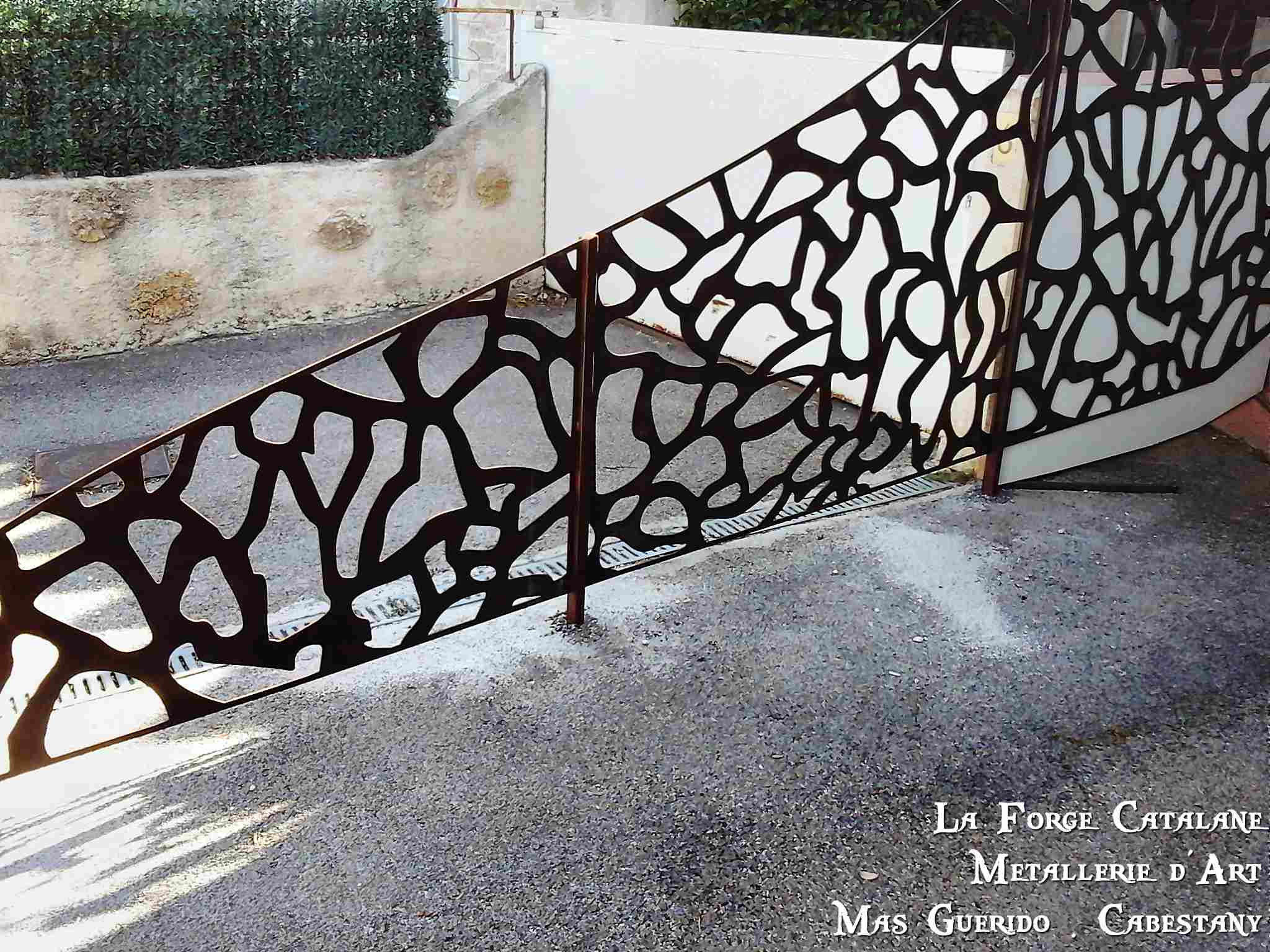 separation parking decoupe laser forge catalane 2.jpg